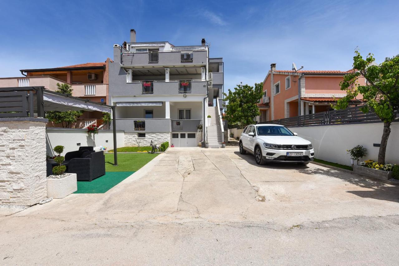 Deluxe Apartman Korina & Ramona Zára Kültér fotó