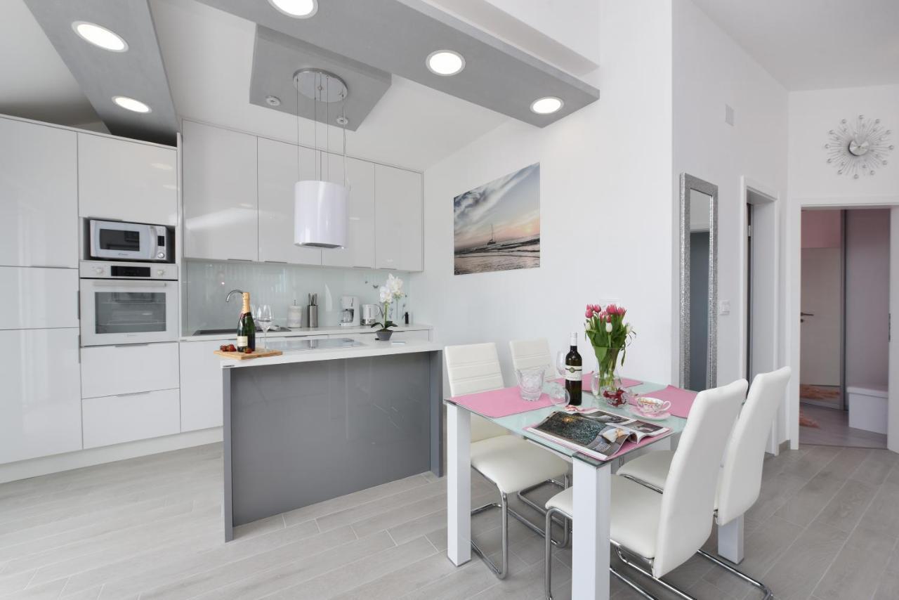 Deluxe Apartman Korina & Ramona Zára Kültér fotó