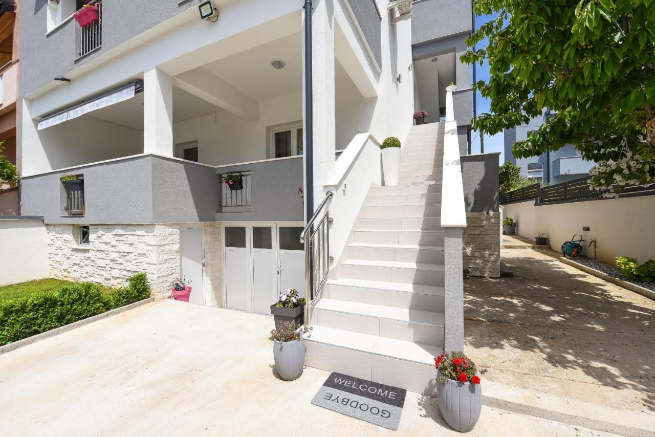 Deluxe Apartman Korina & Ramona Zára Kültér fotó