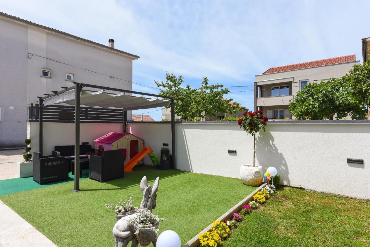 Deluxe Apartman Korina & Ramona Zára Kültér fotó